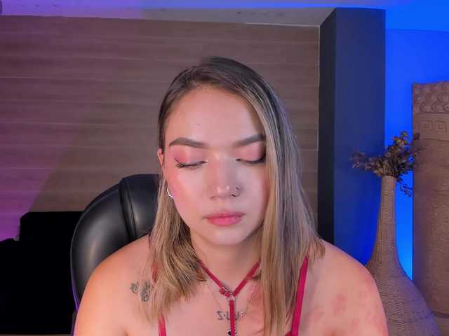 HaleyGreen live cam on BongaCams