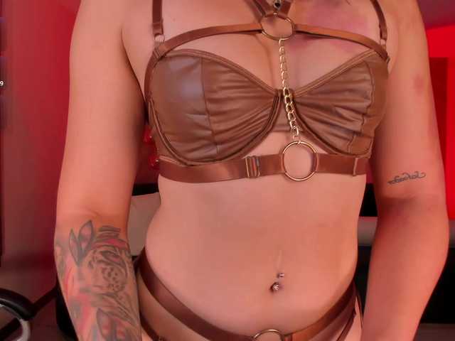 HaleyGreen live cam on BongaCams