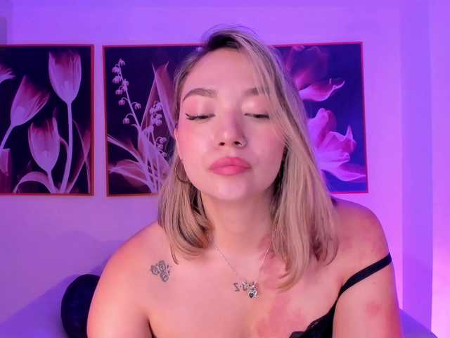 HaleyGreen live cam on BongaCams