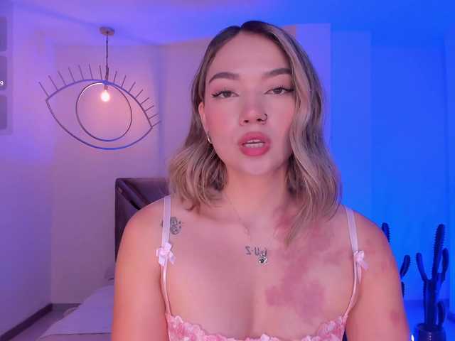HaleyGreen live cam on BongaCams