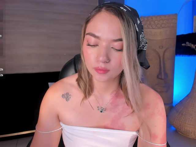 HaleyGreen live cam on BongaCams