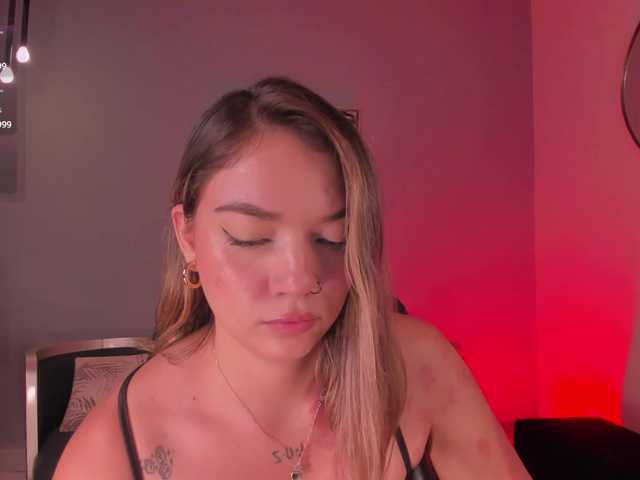 HaleyGreen live cam on BongaCams