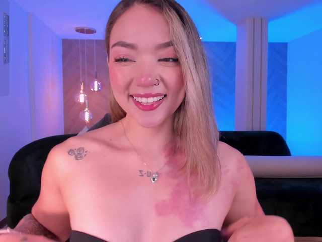 HaleyGreen live cam on BongaCams
