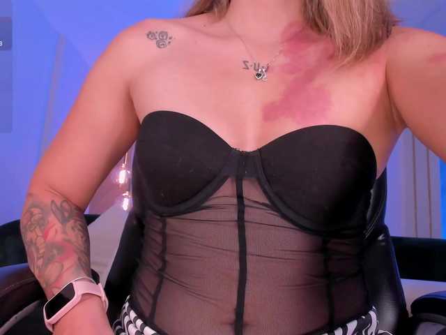 HaleyGreen live cam on BongaCams