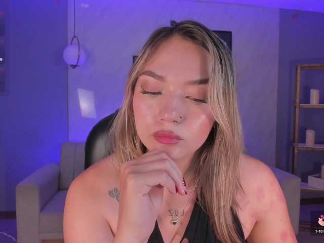 HaleyGreen live cam on BongaCams