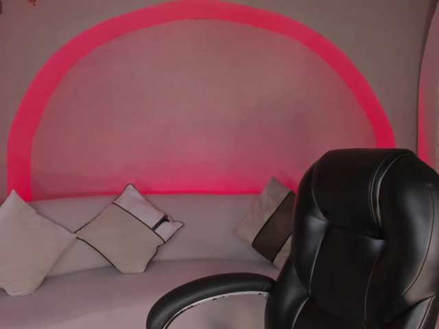 HaleyGreen live cam on UnifiedCams