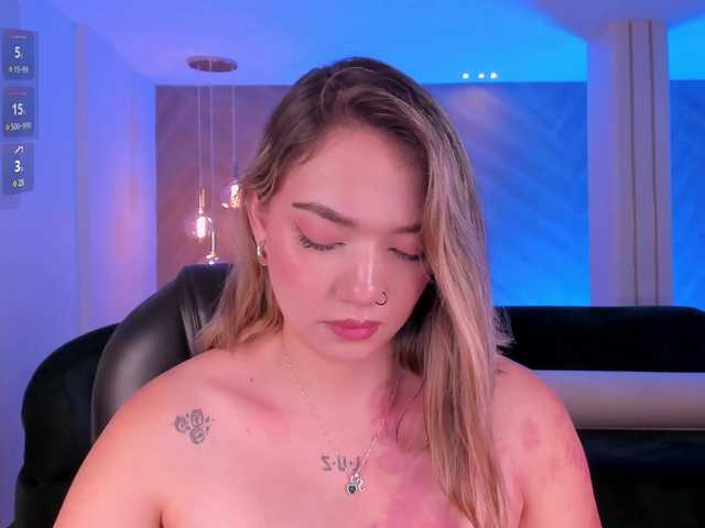 HaleyGreen live cam on BongaCams