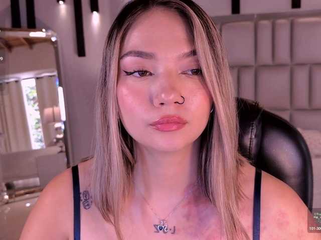 HaleyGreen live cam on BongaCams