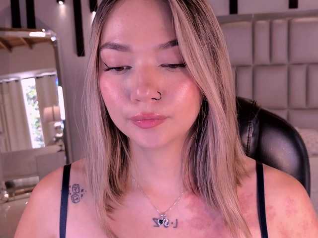 HaleyGreen live cam on BongaCams