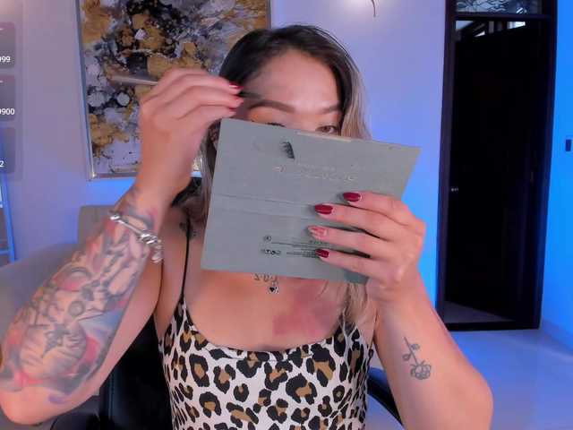 HaleyGreen live cam on BongaCams