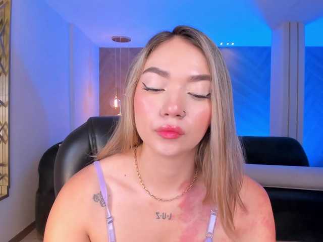 HaleyGreen live cam on BongaCams