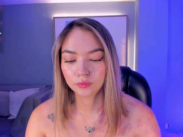 HaleyGreen live cam on BongaCams