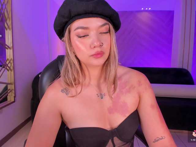 HaleyGreen live cam on BongaCams