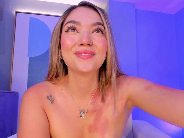 HaleyGreen live cam on BongaCams