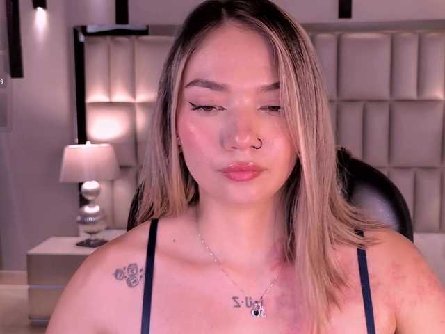 HaleyGreen live cam on BongaCams