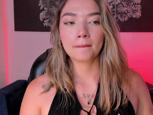 HaleyGreen live cam on BongaCams