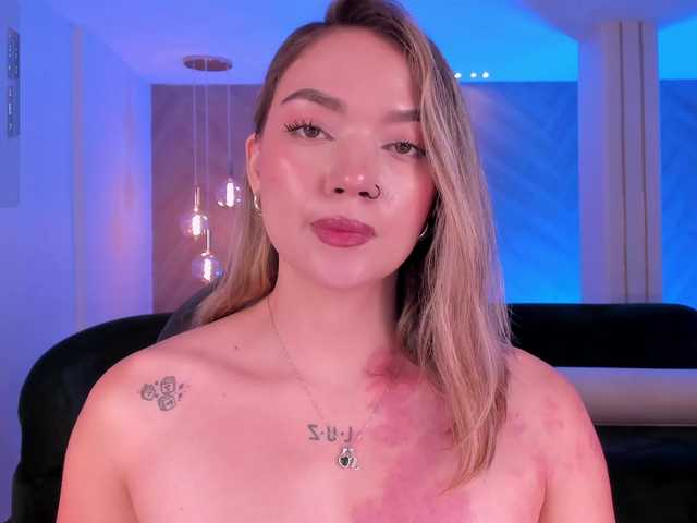 HaleyGreen live cam on BongaCams