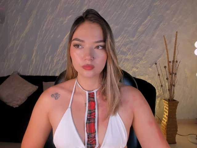 HaleyGreen live cam on BongaCams