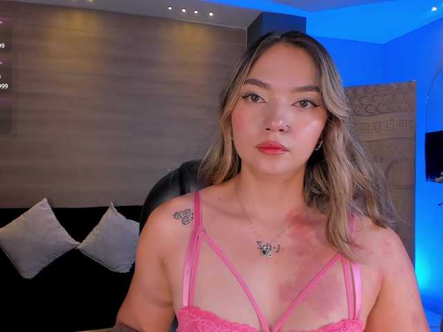 HaleyGreen live cam on BongaCams