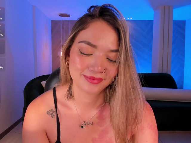 HaleyGreen live cam on BongaCams