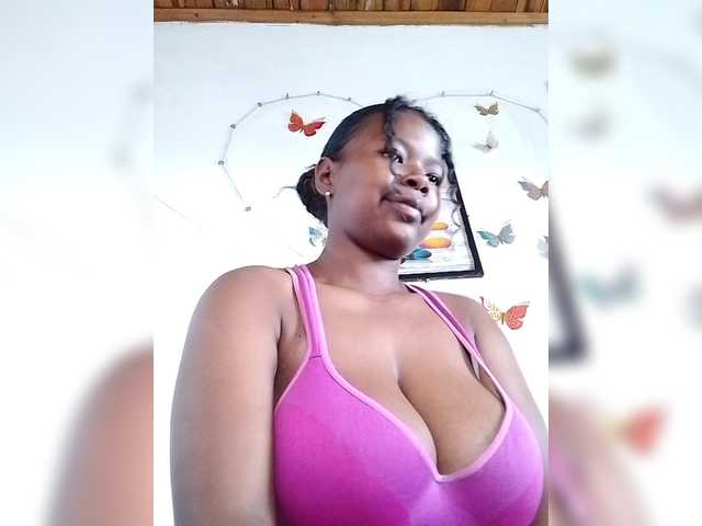 Sayrahsexy live cam on BongaCams