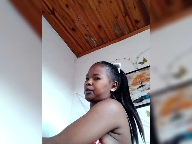 Sayrahsexy live cam on BongaCams