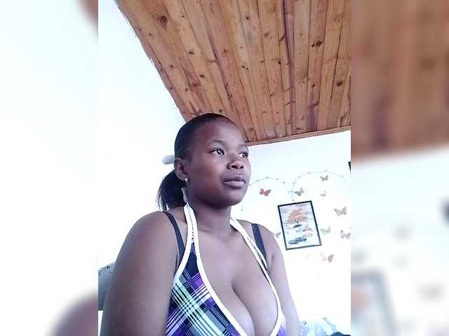 Sayrahsexy live cam on BongaCams