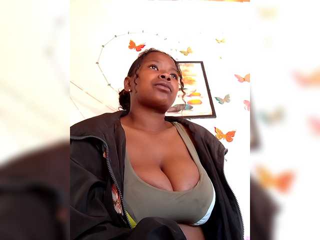 Sayrahsexy live cam on BongaCams