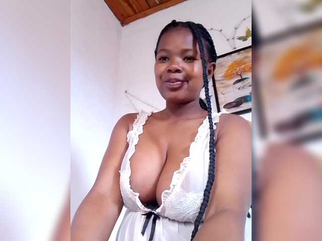 Sayrahsexy live cam on BongaCams