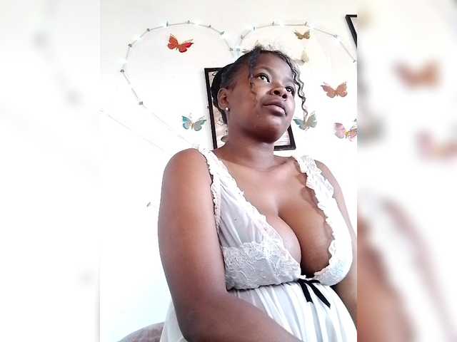 Sayrahsexy live cam on BongaCams