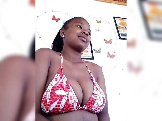 Sayrahsexy live cam on BongaCams