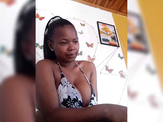 Sayrahsexy live cam on BongaCams