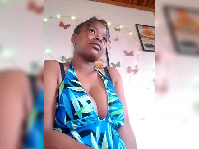 Sayrahsexy live cam on BongaCams