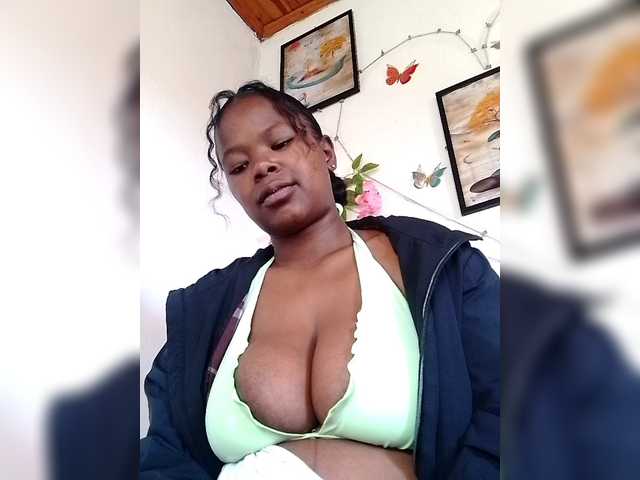 Sayrahsexy live cam on BongaCams
