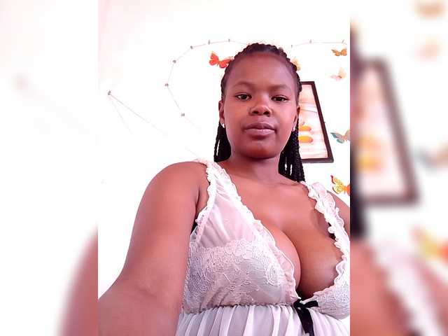 Sayrahsexy live cam on BongaCams