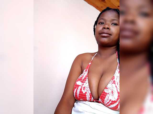 Sayrahsexy live cam on BongaCams