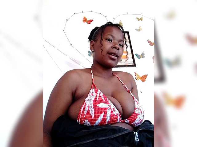 Sayrahsexy live cam on BongaCams