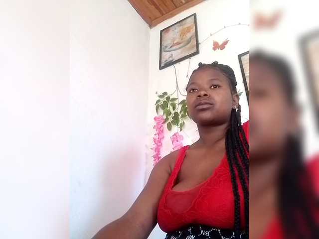Sayrahsexy live cam on BongaCams
