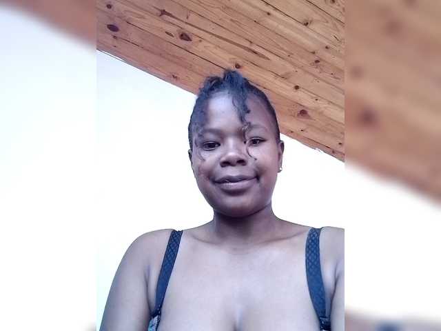 Sayrahsexy live cam on BongaCams