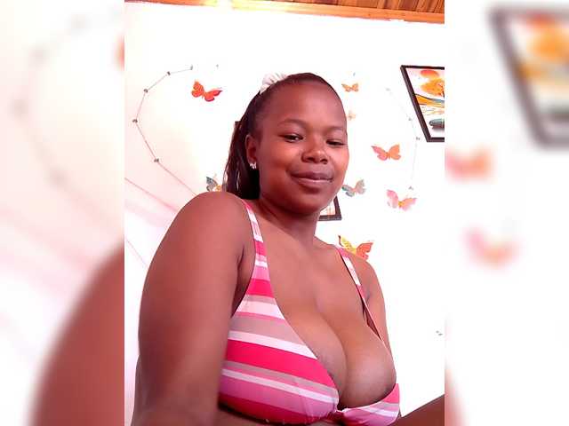 Sayrahsexy live cam on BongaCams