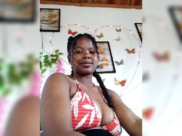 Sayrahsexy live cam on BongaCams