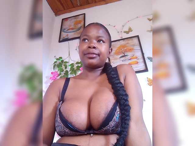 Sayrahsexy live cam on BongaCams