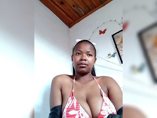 Sayrahsexy live cam on BongaCams