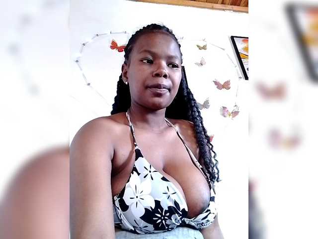 Sayrahsexy live cam on BongaCams
