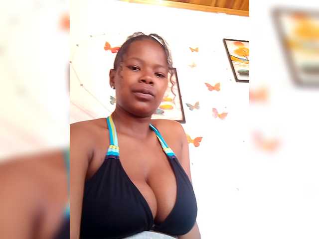 Sayrahsexy live cam on BongaCams