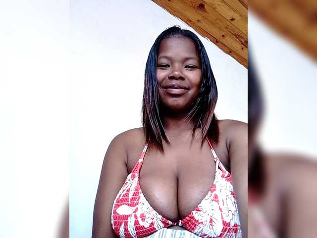 Sayrahsexy live webcam show