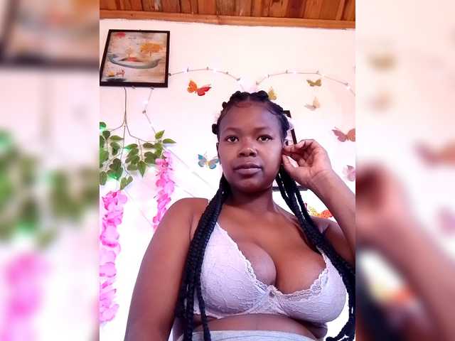 Sayrahsexy live cam on BongaCams