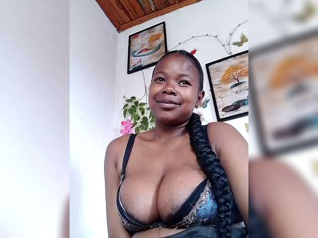 Sayrahsexy live cam on BongaCams