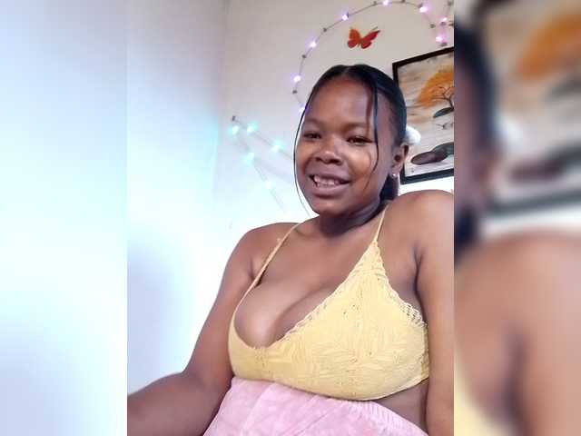 Sayrahsexy live cam on BongaCams