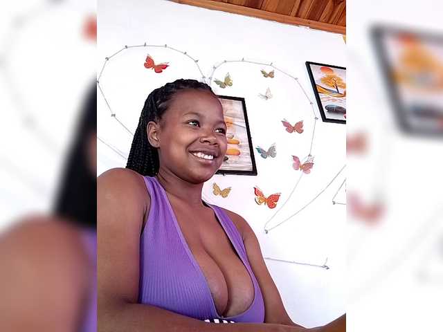 Sayrahsexy live cam on BongaCams
